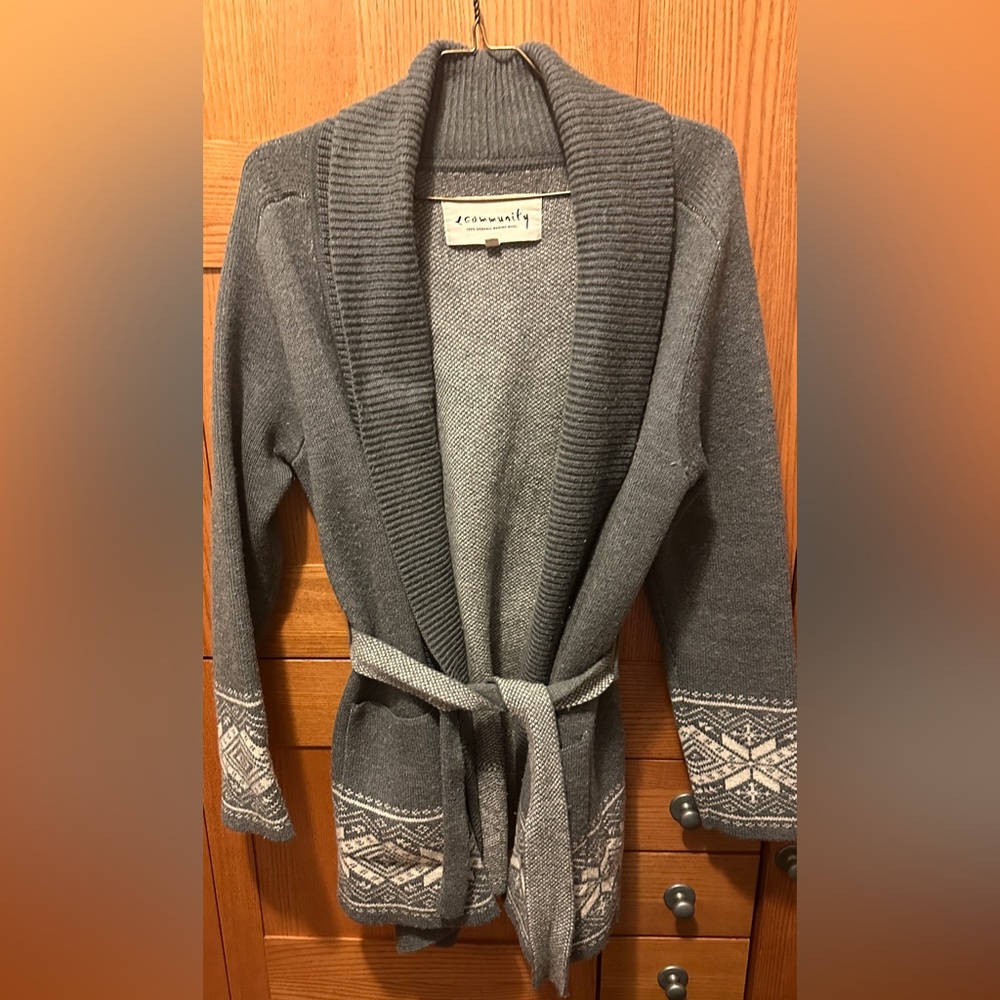 Aritzia Gray Cardigan with White Pattern